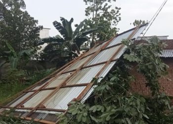 Angin Puting Beliung Rusak 7 Rumah di Lubuklinggau, Warga Terpaksa Mengungsi