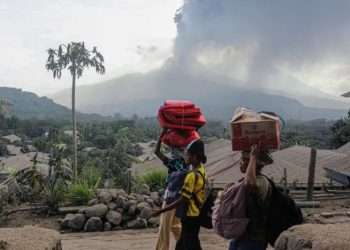 Erupsi Gunung Lewotobi di NTT, 8.431 Jiwa Mengungsi