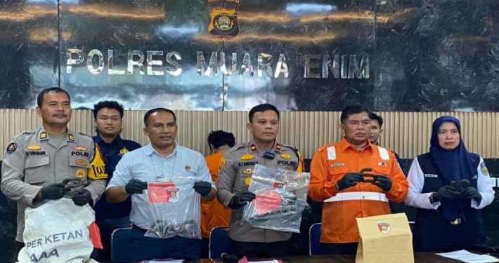 Meningkatkan Disiplin dan Kesadaran Masyarakat untuk Menjamin Keamanan di Perlintasan Rel Kereta Api