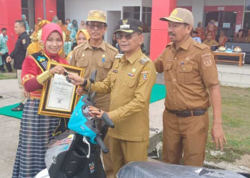 Bidan Desa di Polewali Mandar Akhirnya Terima Hadiah Motor Setelah Sebulan