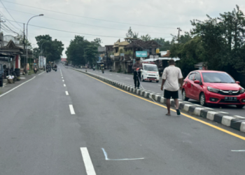 Tragis! Pengendara Motor Tewas Usai Gagal Menyalip Truk di Sleman