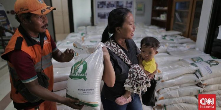 Penyaluran Bantuan Beras Dihentikan Sementara Waktu