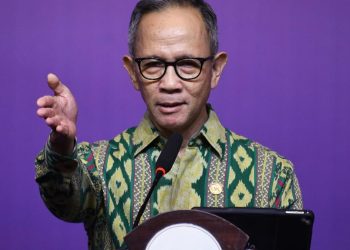 "Tantangan OJK: Sektor Keuangan Terancam Ekonomi Lemah"