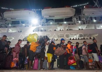 Petualangan Lebaran: Keberangkatan Pelabuhan Semayang