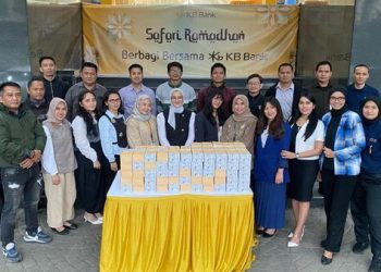 Semarak Ramadan KB Bank: Bagi Takjil di Kota Kembang