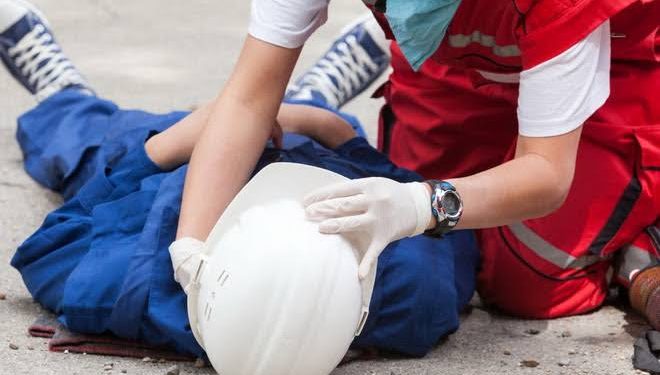 Pentingnya Sertifikasi Petugas P3K untuk Meningkatkan Kesehatan dan Keselamatan Kerja di Lingkungan Industri