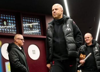 Desakan untuk Arne Slot: Cadangkan Milos Kerkez dan Kembalikan Andy Robertson ke Posisi Utama Liverpool