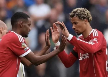 Arne Slot Dinilai Harus Temukan Formula Duet Ideal Isak dan Ekitike Agar Liverpool Kembali Melesat